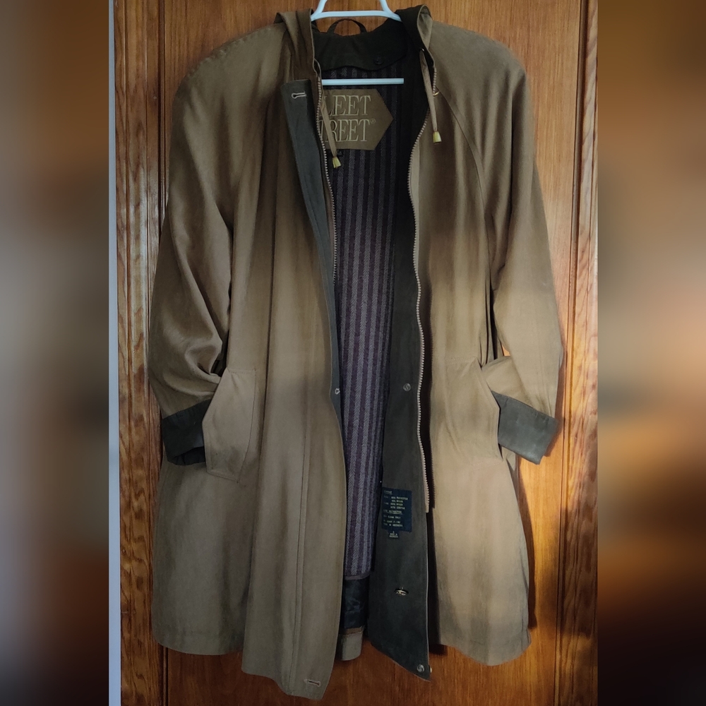 Woman's Trench Coat - Picture 1 of 11